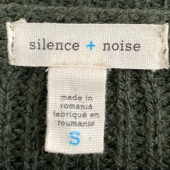 SILENCE + Noise Urban outfitters Olive green bell sleeve cropped crew sweater - Picture 8 of 12